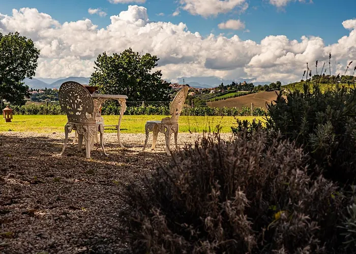 La Monteduccia Oda ve Kahvaltı Ostra Vetere